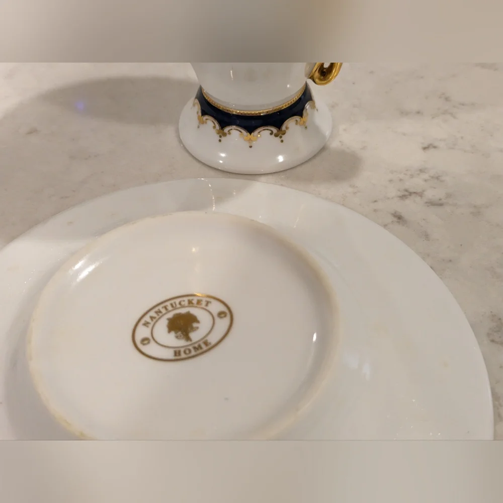 Set of 8 Vintage Pedestal Nantucket Home 4 Teacups/Coffee and 4 Saucers